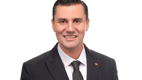 Ferdi Zeyrek hayatını kaybetti